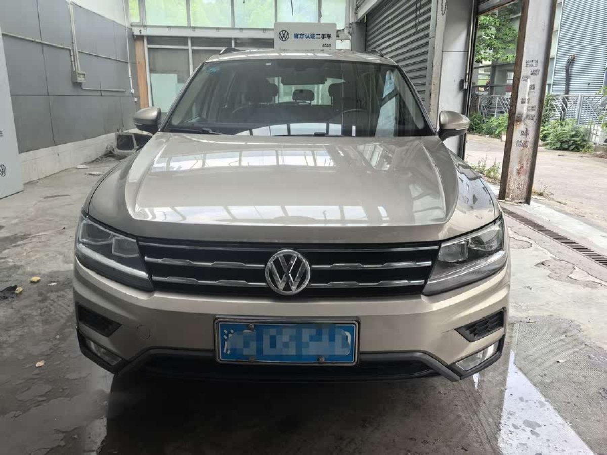 大眾 途觀L  2018款 改款 330TSI 自動兩驅(qū)風(fēng)尚版圖片