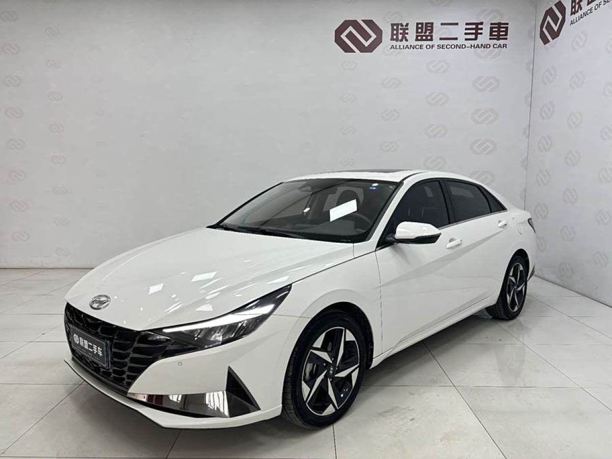 2021年8月現(xiàn)代 伊蘭特  2021款 1.5L LUX尊貴版