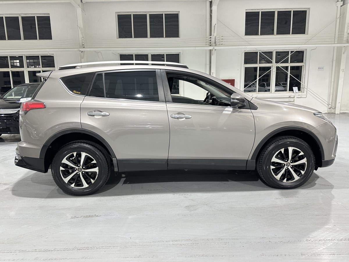 豐田 RAV4  2016款 榮放 2.0L CVT兩驅(qū)舒適版圖片