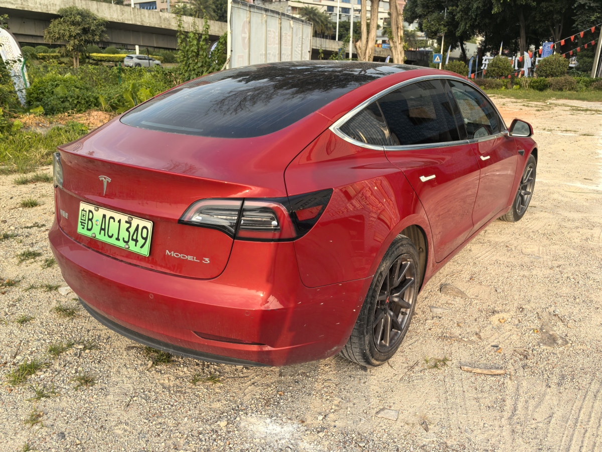 特斯拉 Model Y  2020款 改款 標(biāo)準(zhǔn)續(xù)航后驅(qū)升級版圖片