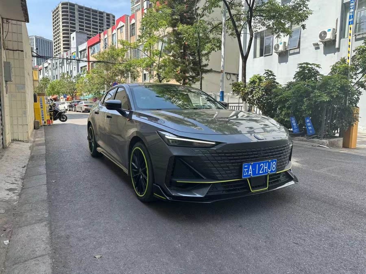 長(zhǎng)安 長(zhǎng)安UNI-V  2022款 1.5T 運(yùn)動(dòng)版圖片