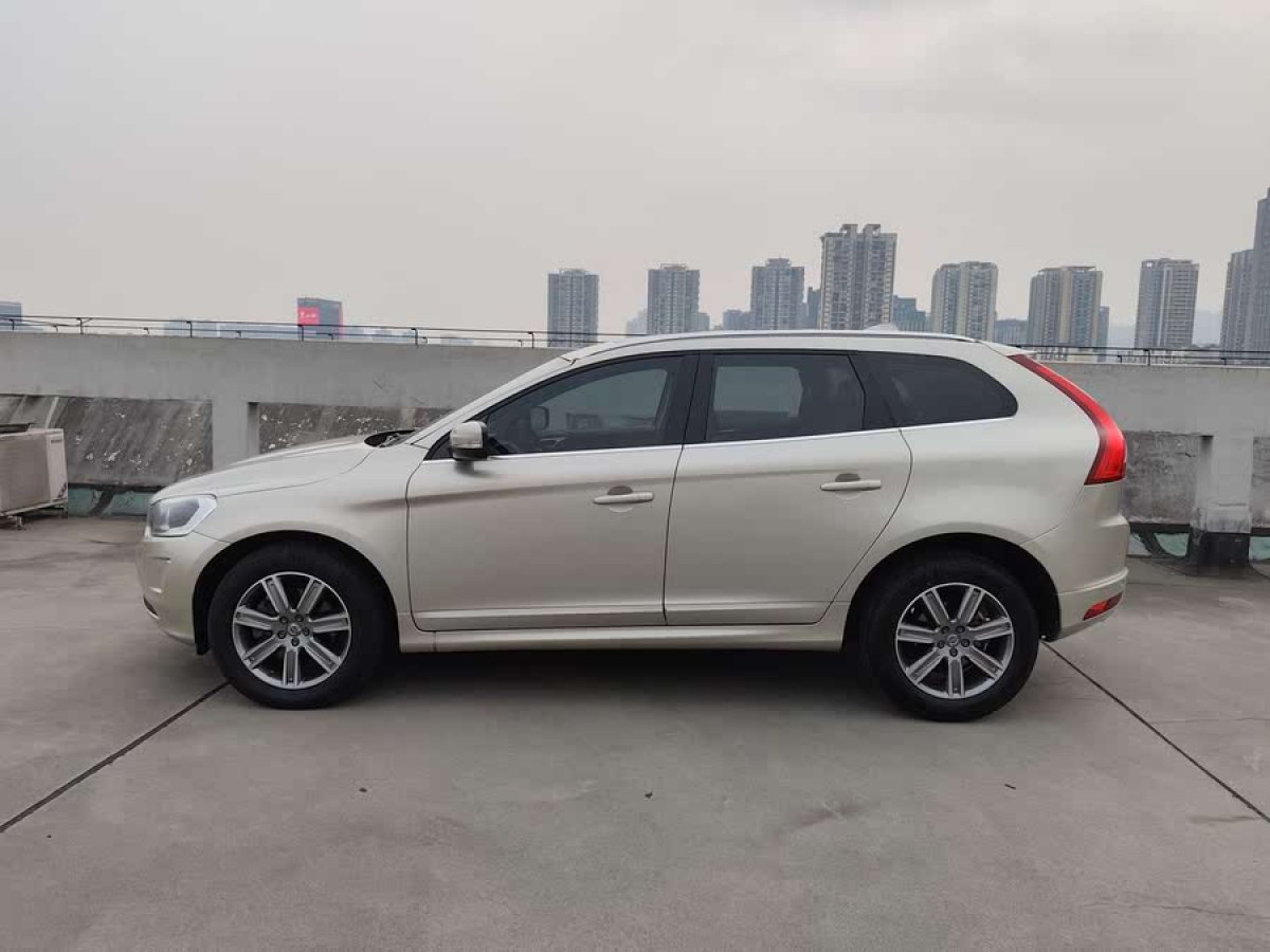 沃爾沃 XC60  2017款 T5 AWD 智進(jìn)升級(jí)版圖片