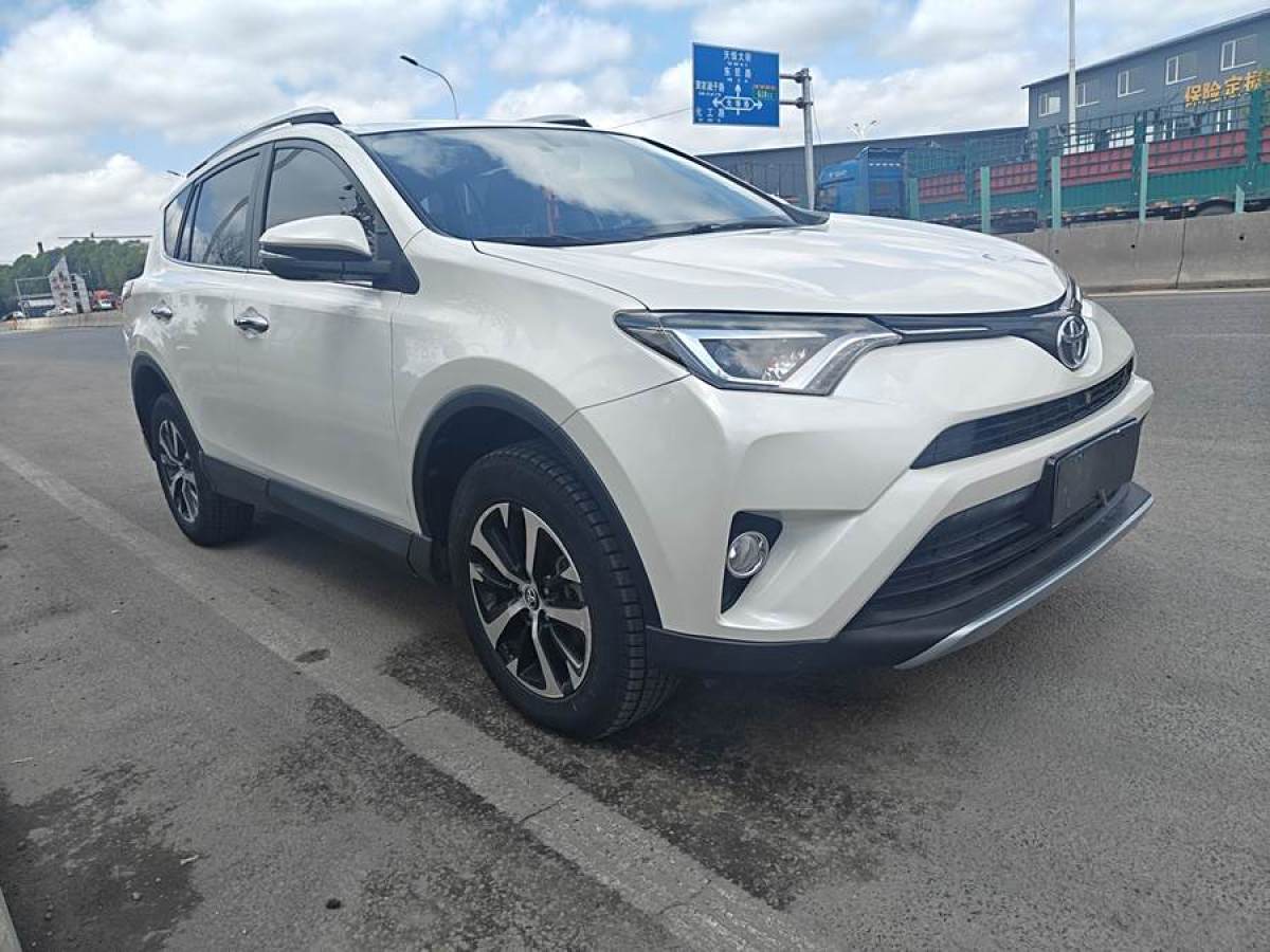 豐田 RAV4榮放  2016款 2.0L CVT四驅新銳版圖片