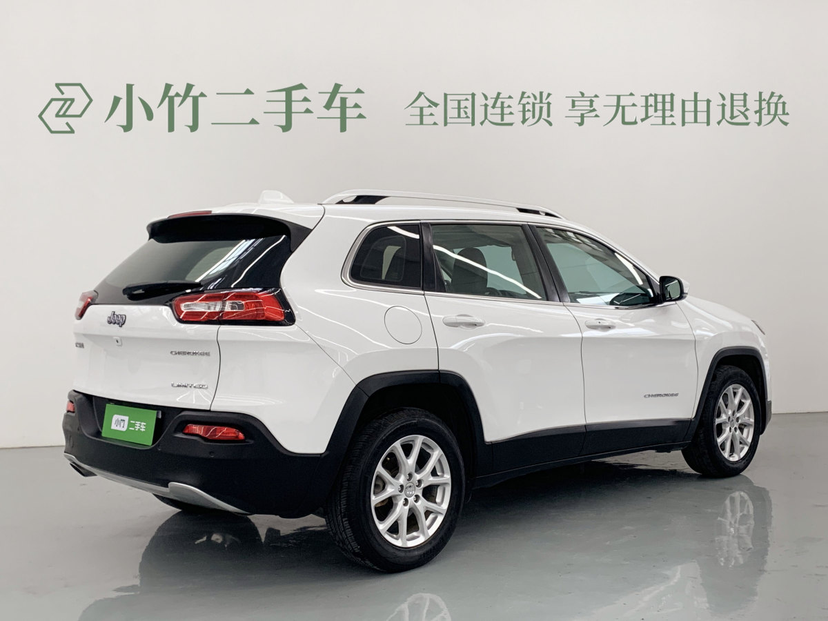 Jeep 自由光  2017款 2.0L 優(yōu)越版圖片