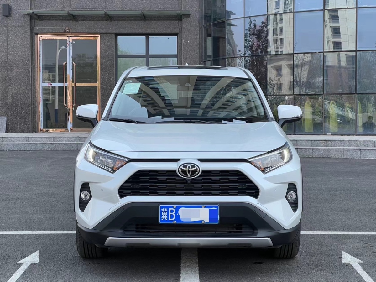 2023年4月丰田 RAV4荣放  2022款 2.0L CVT两驱风尚版