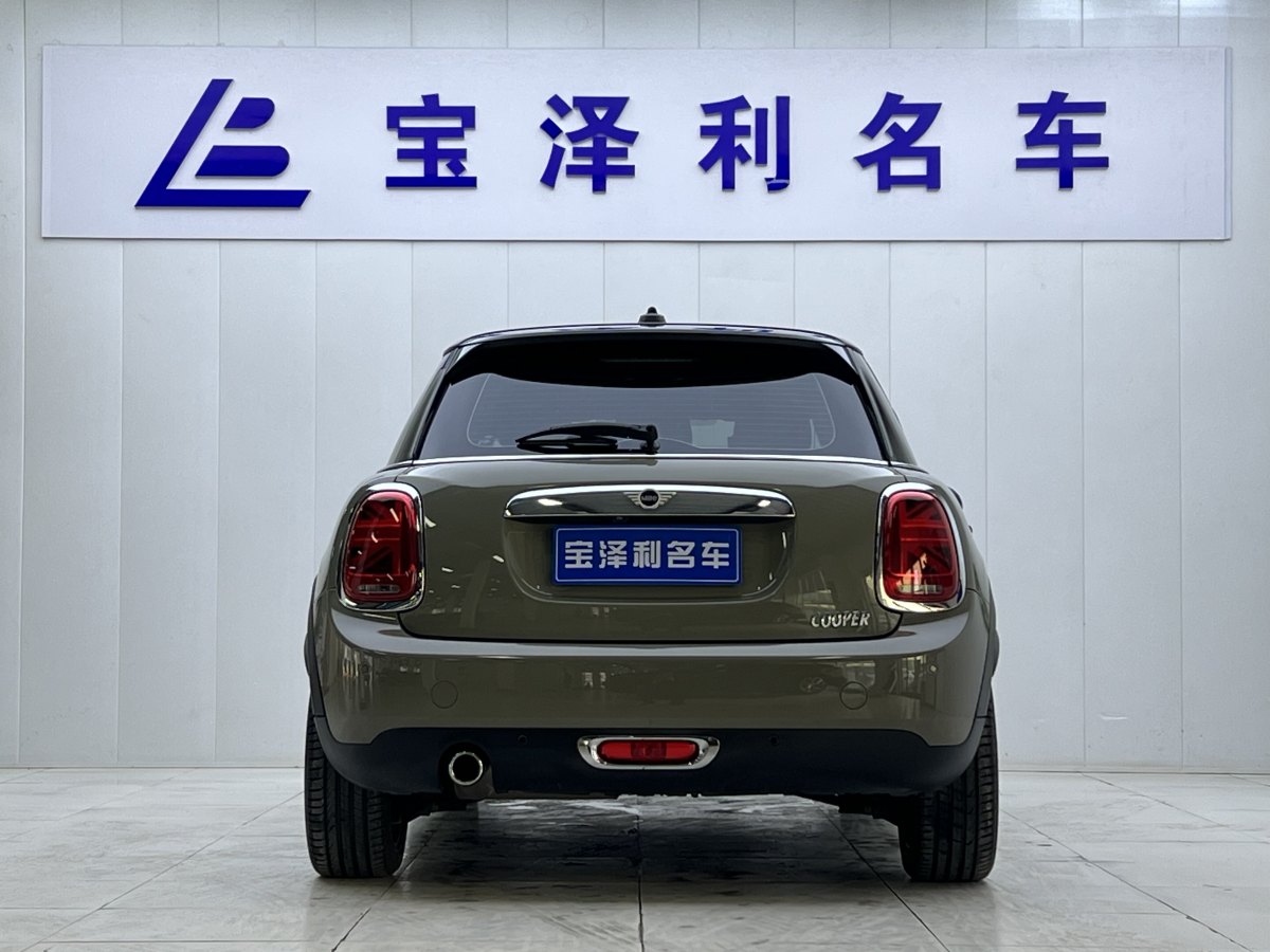 MINI MINI  2018款 1.5T COOPER 藝術(shù)家 五門(mén)版圖片