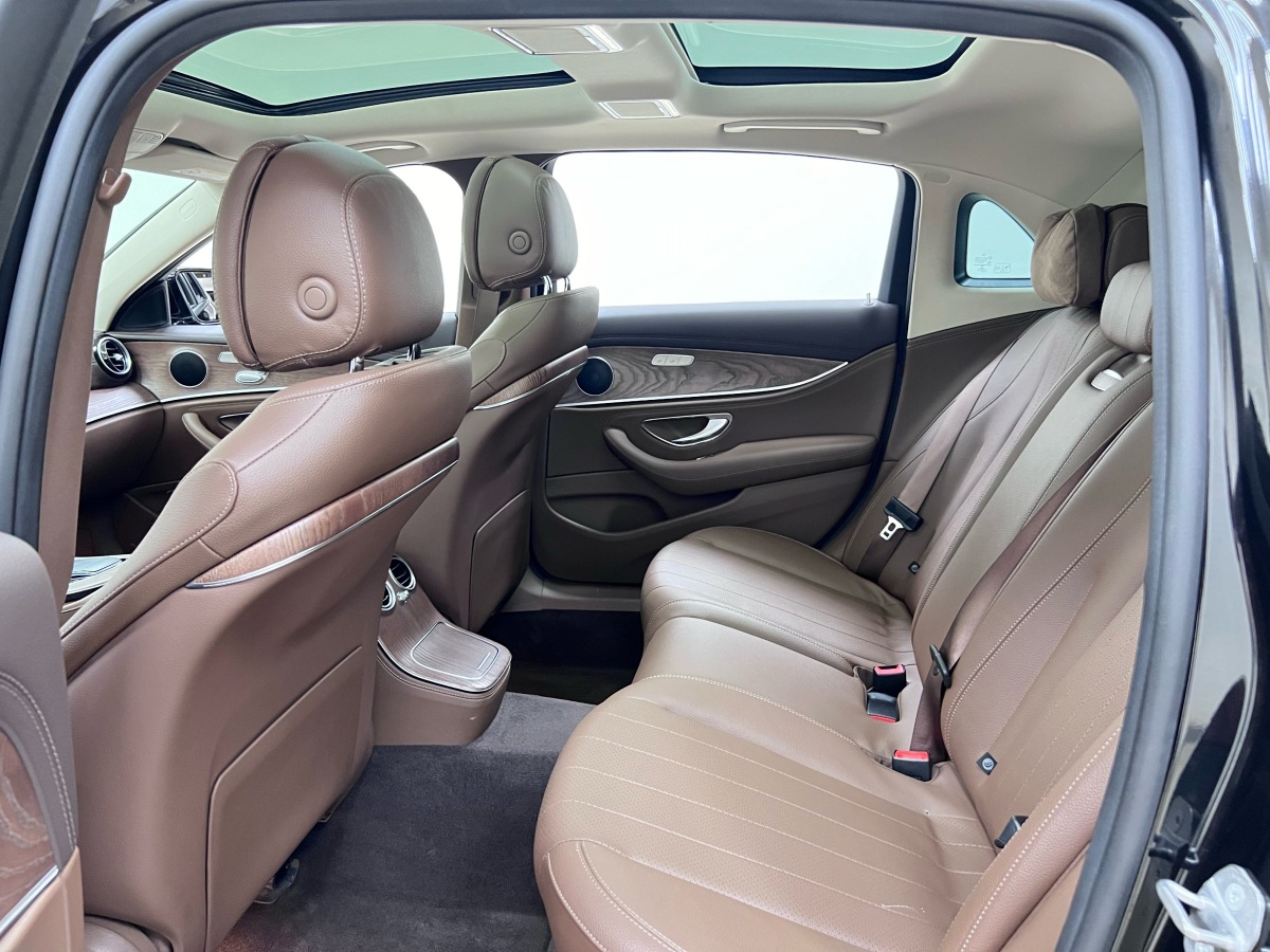 奔馳 奔馳E級(jí)  2023款 改款 E 300 L 時(shí)尚型圖片