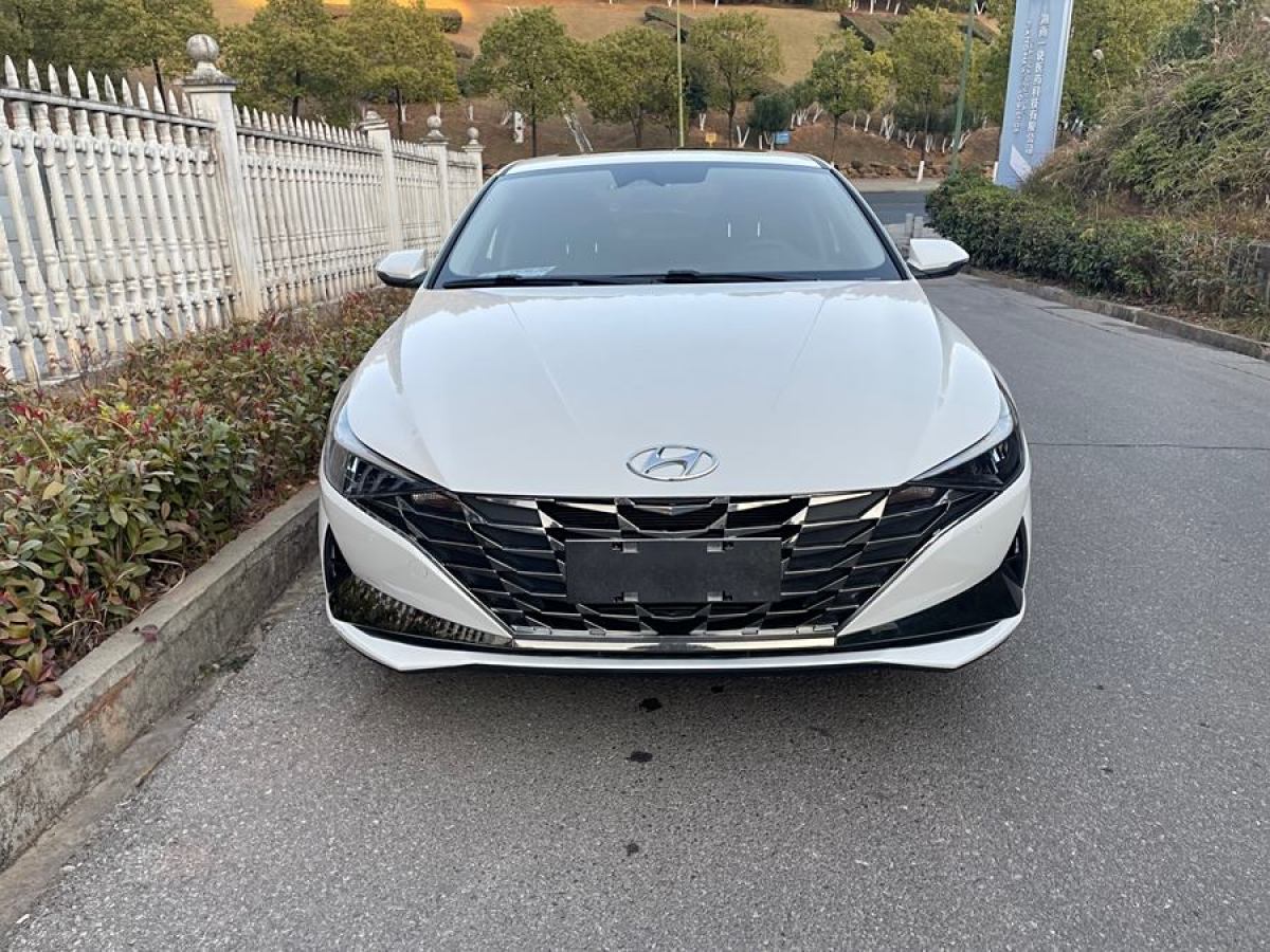 現(xiàn)代 伊蘭特  2022款 1.5L CVT LUX尊貴版圖片