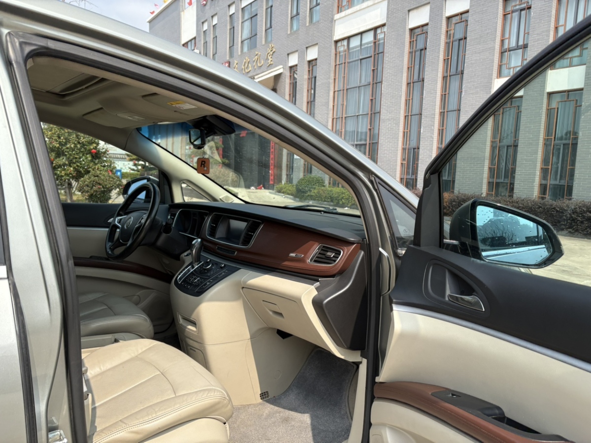 別克 GL8  2014款 3.0L XT豪華商務(wù)旗艦版圖片