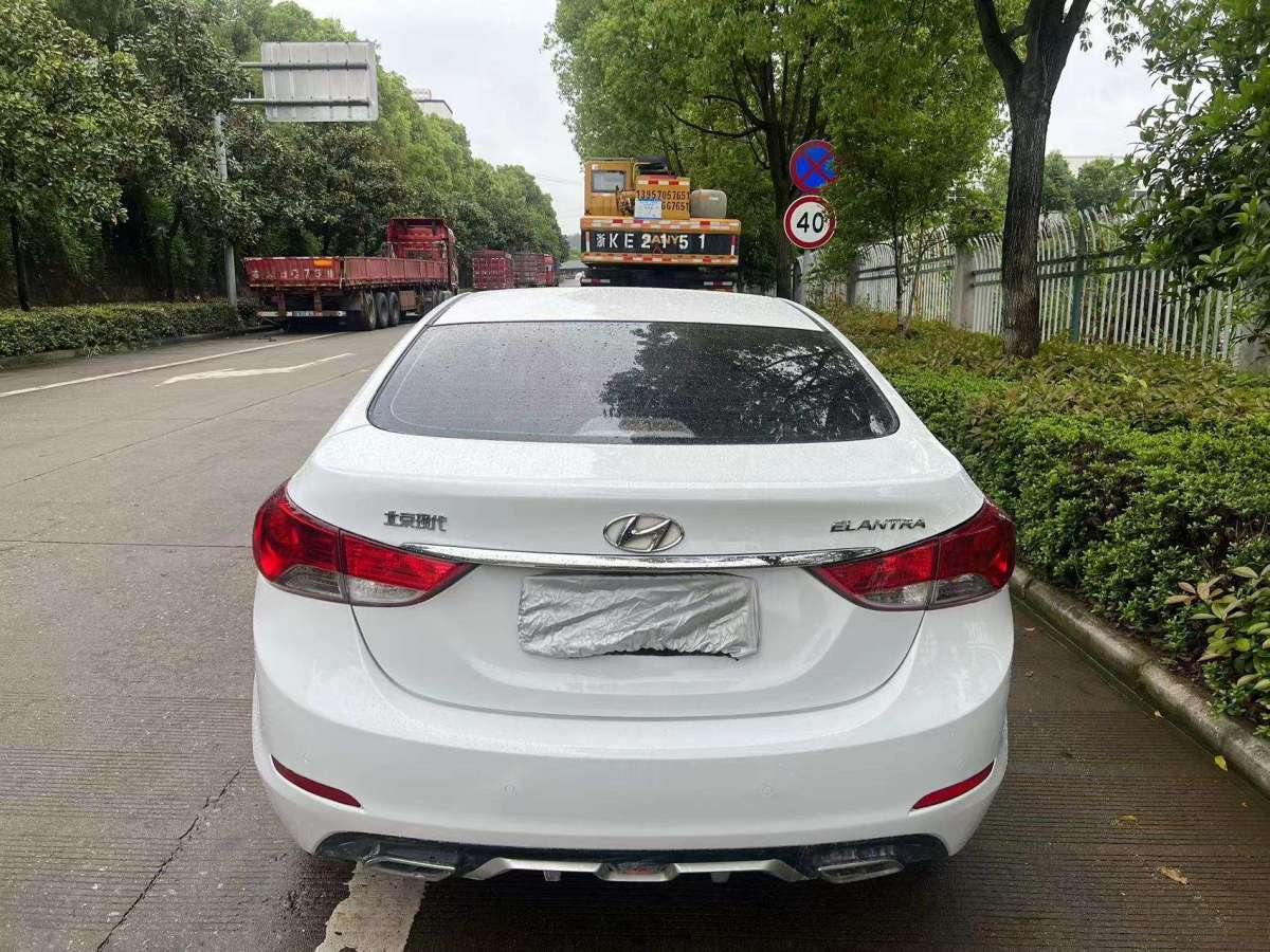 現(xiàn)代 朗動  2015款 1.6L 自動領(lǐng)先型圖片