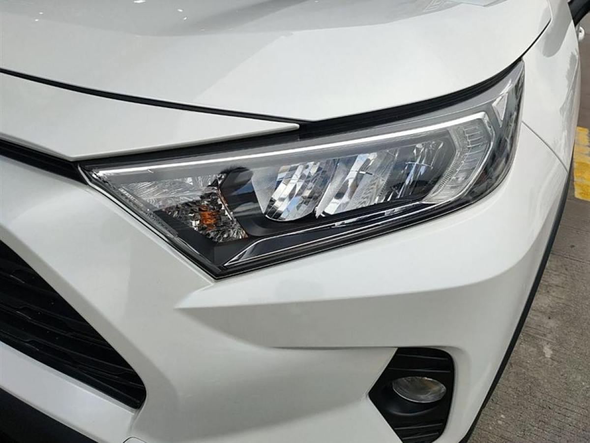 豐田 RAV4榮放  2020款 2.0L CVT兩驅(qū)風尚版圖片