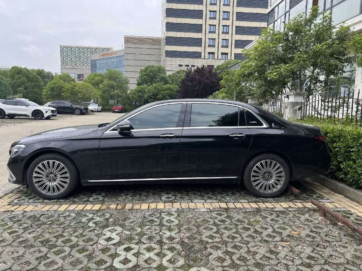 奔馳 奔馳E級  2023款 改款 E 300 L 尊貴型圖片