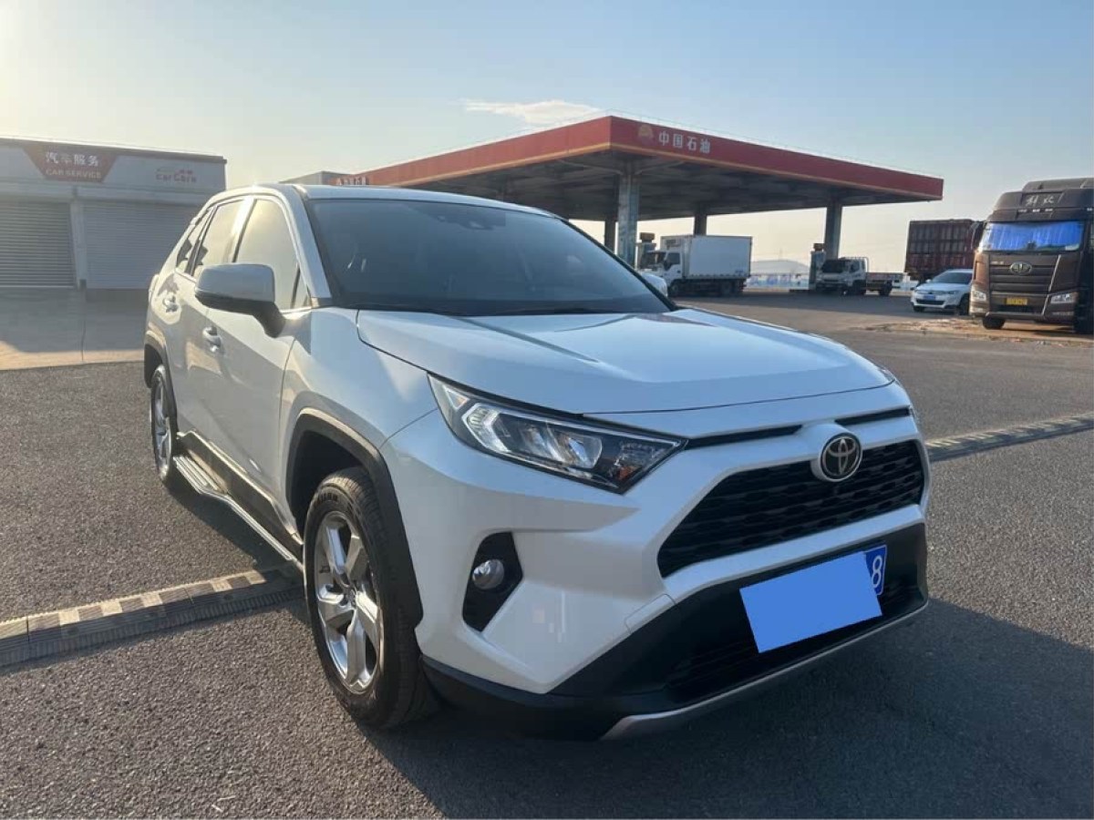 豐田 RAV4榮放  2021款 2.0L CVT兩驅(qū)風(fēng)尚PLUS版圖片