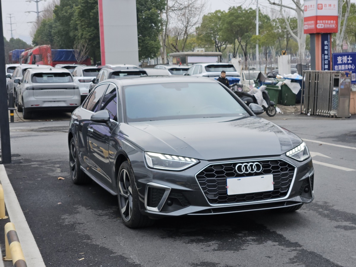 奧迪 奧迪A4L  2022款 40 TFSI 豪華動感型圖片