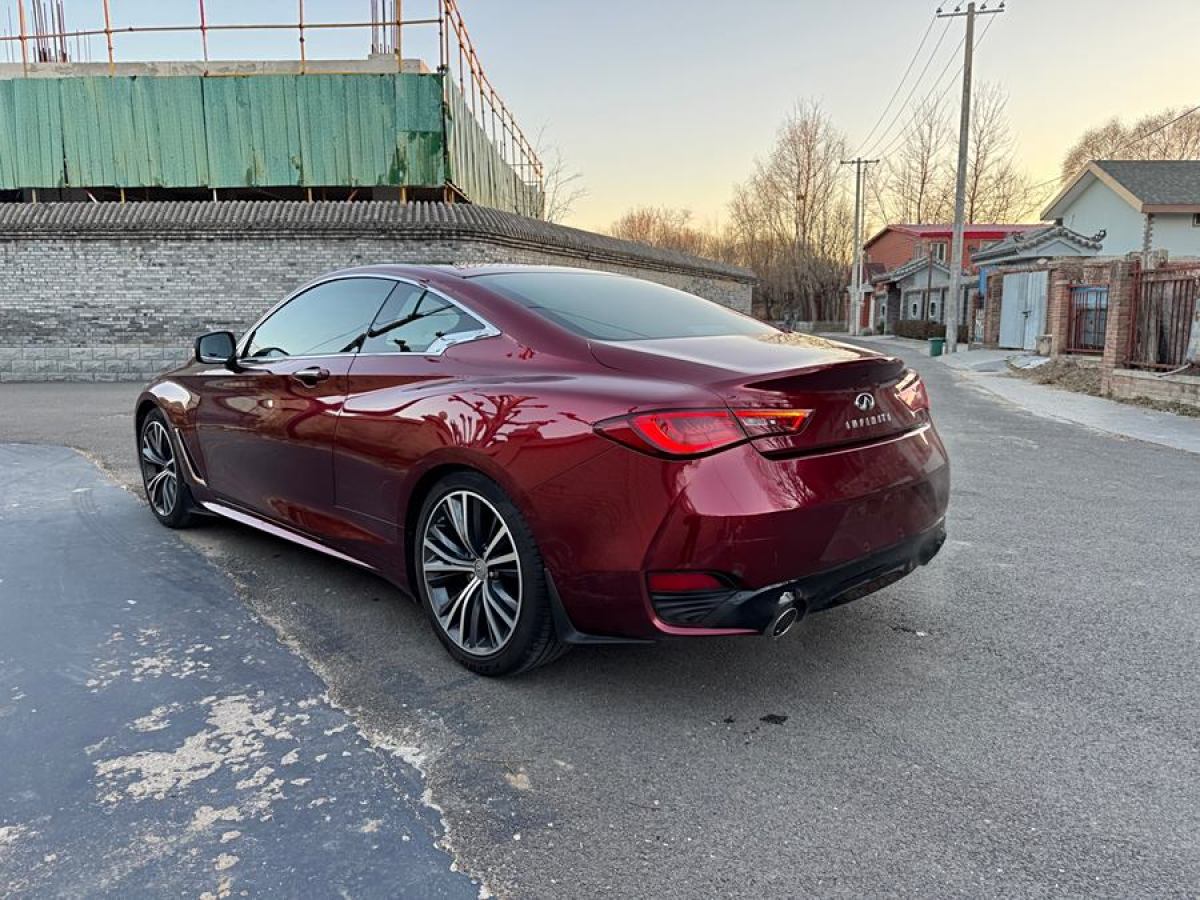 英菲尼迪 Q60  2019款 2.0T 豪華版圖片