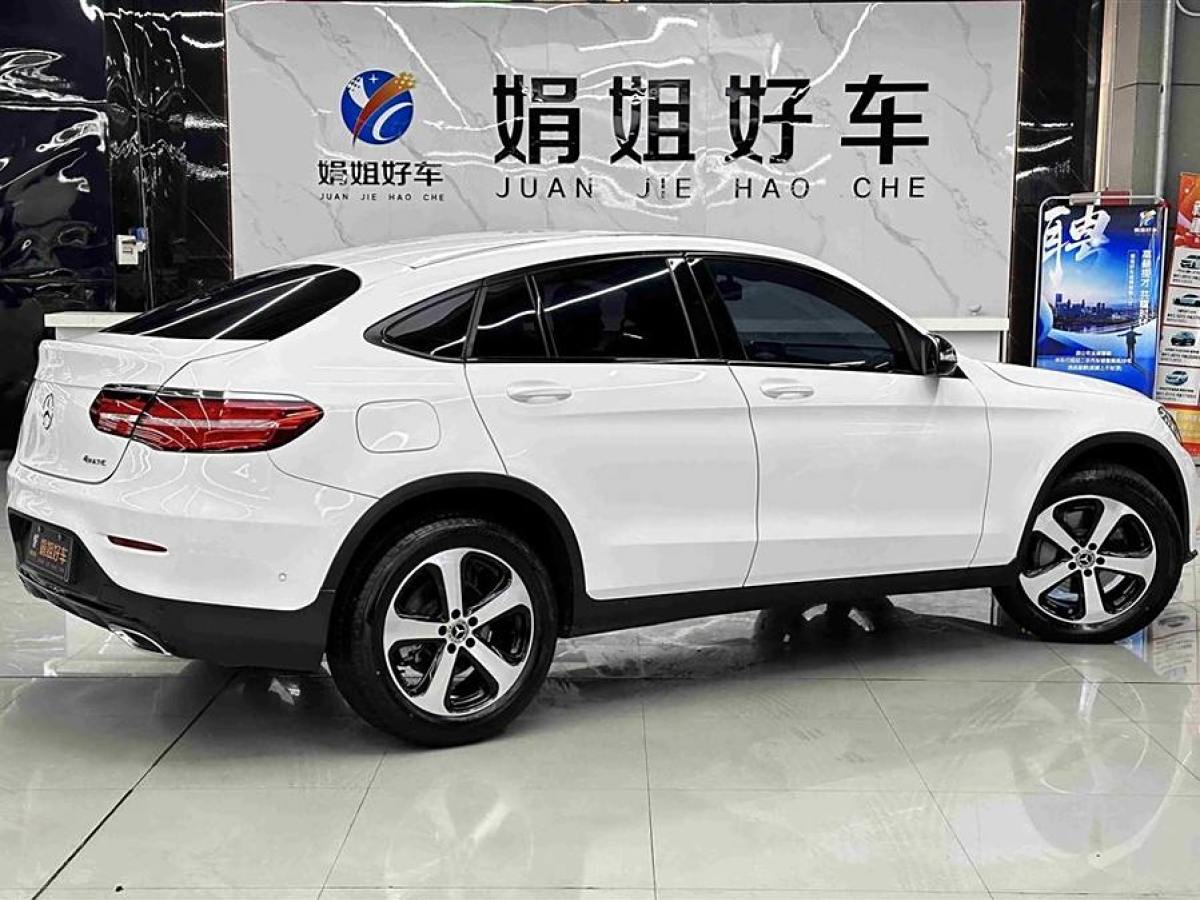 2019年5月奔馳 奔馳GLC  2023款 改款 GLC 260 4MATIC 轎跑SUV