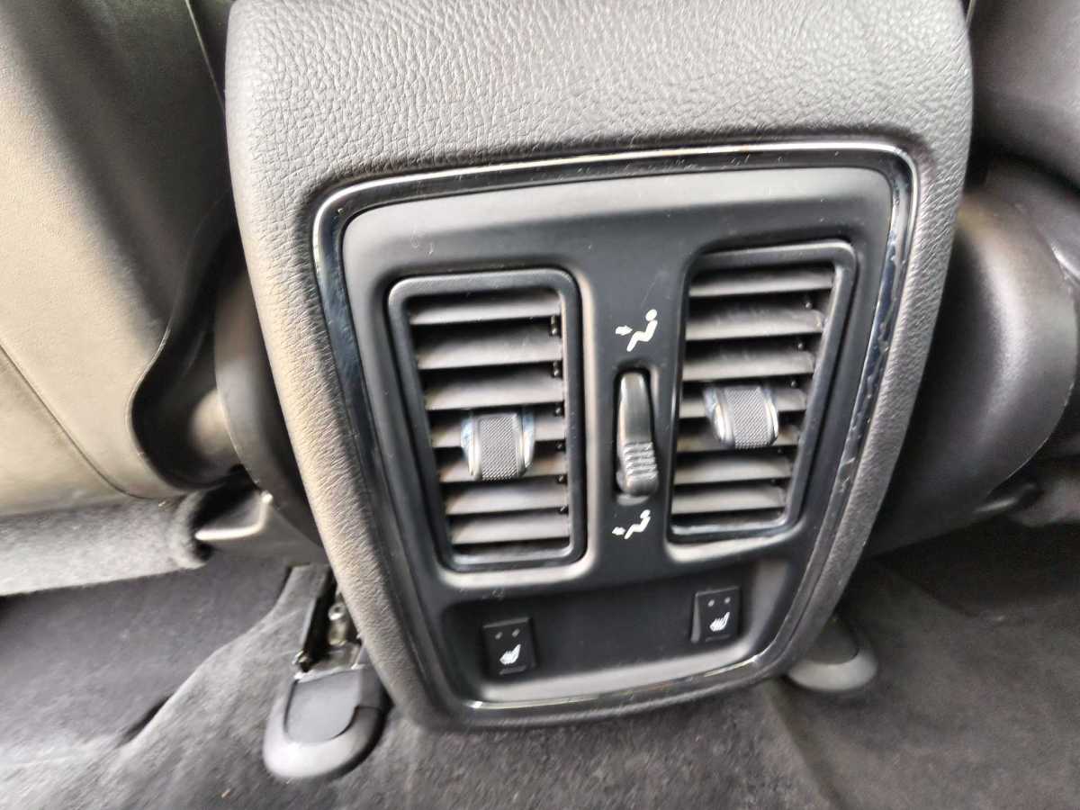 Jeep 大切諾基  2013款 3.6L 舒享導(dǎo)航版圖片