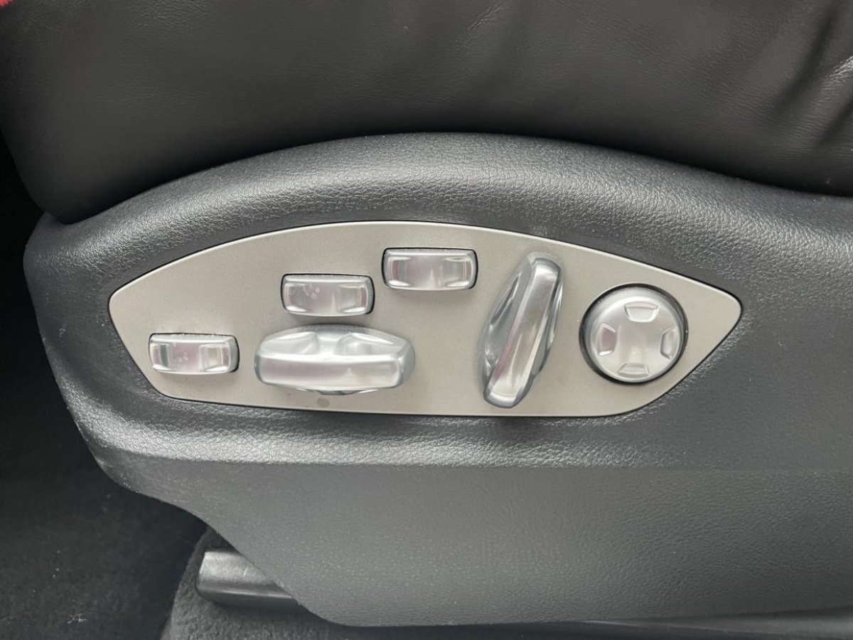 保時(shí)捷 Macan  2014款 Macan Turbo 3.6T圖片