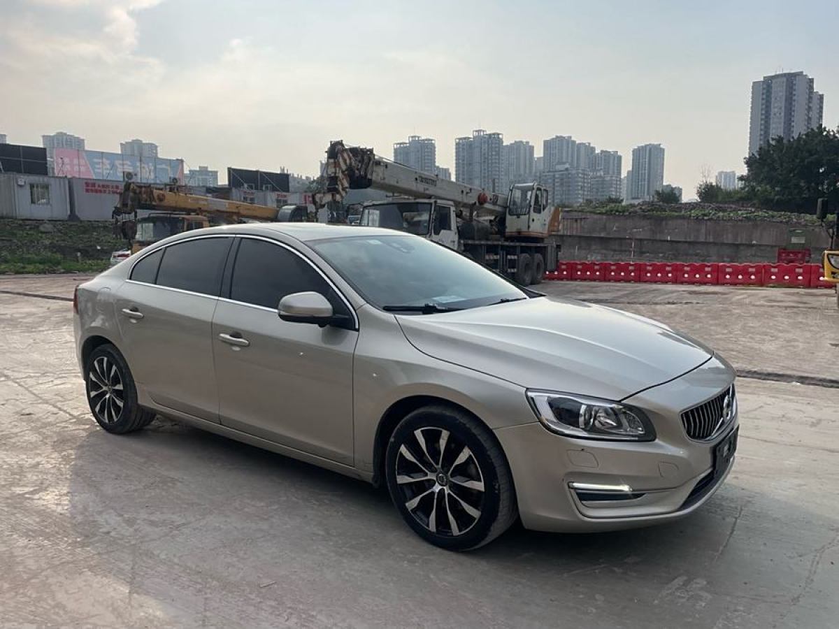 2018年10月沃爾沃 S60L  2018款 T3 智進(jìn)進(jìn)取版