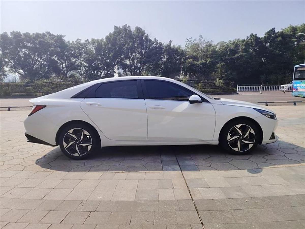 2023年9月現(xiàn)代 伊蘭特  2022款 1.5L CVT LUX尊貴版