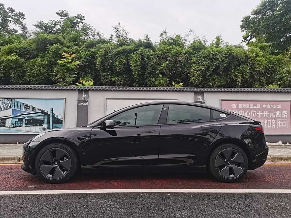 特斯拉 Model Y  2022款 改款 后輪驅(qū)動(dòng)版圖片