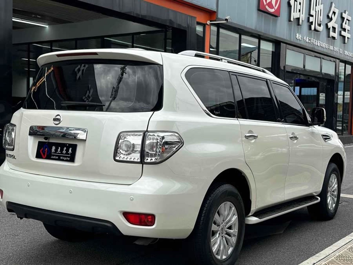 日產(chǎn) 途樂  2018款 4.0L 領英型圖片