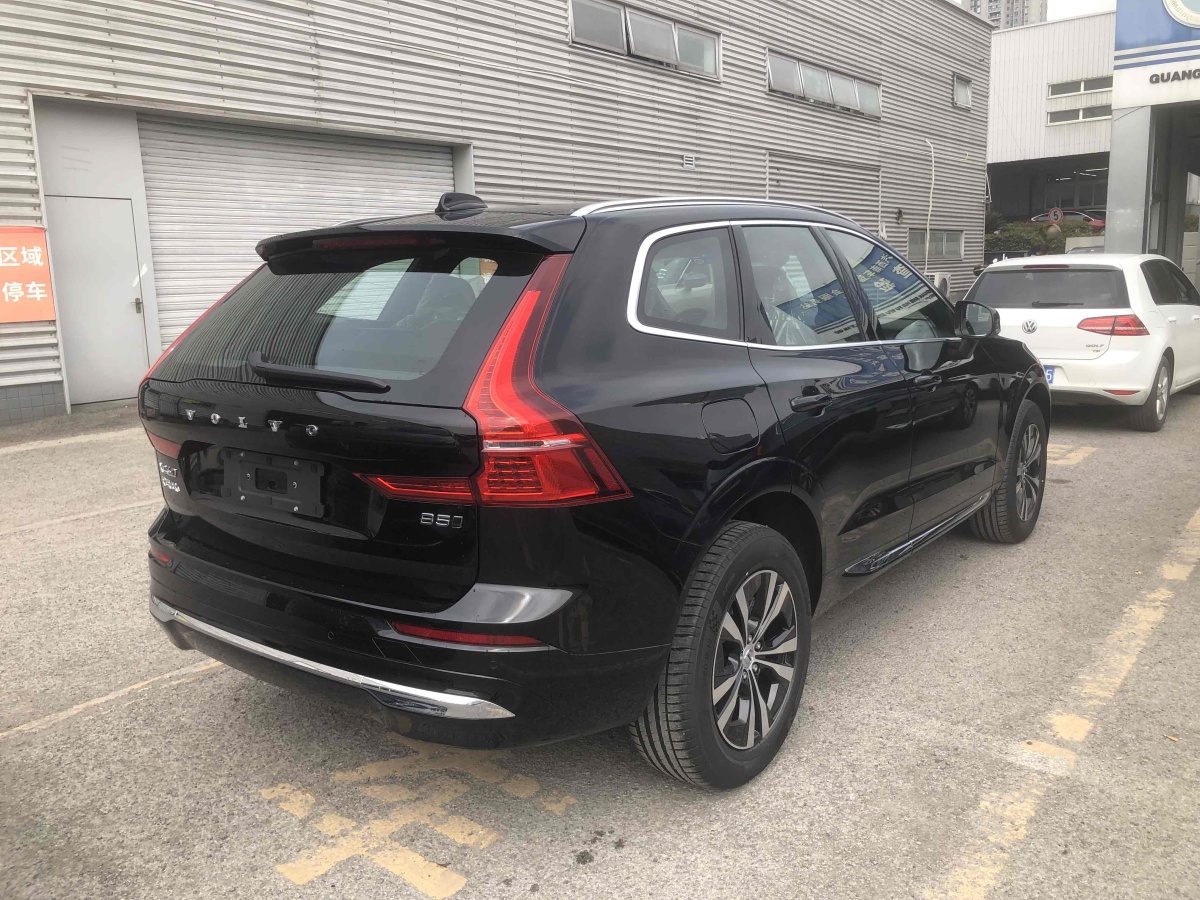 沃尔沃 XC60  2024款 B5 四驱智逸豪华版图片