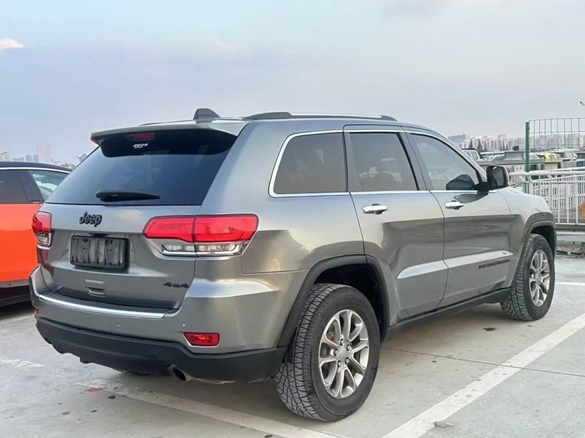 Jeep 大切諾基  2013款 3.6L 舒享導(dǎo)航版圖片