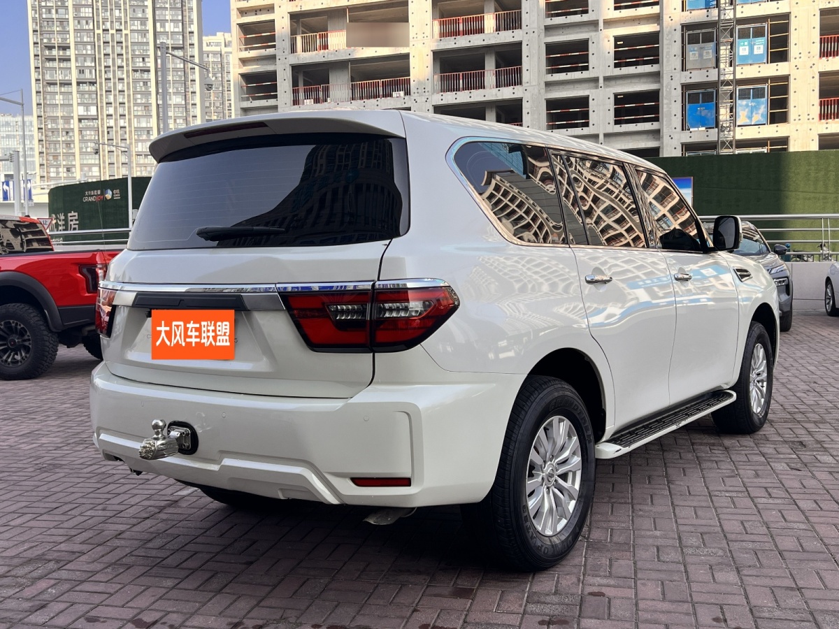 日產(chǎn) 途樂(lè)  2018款 4.0L 鉑金型圖片