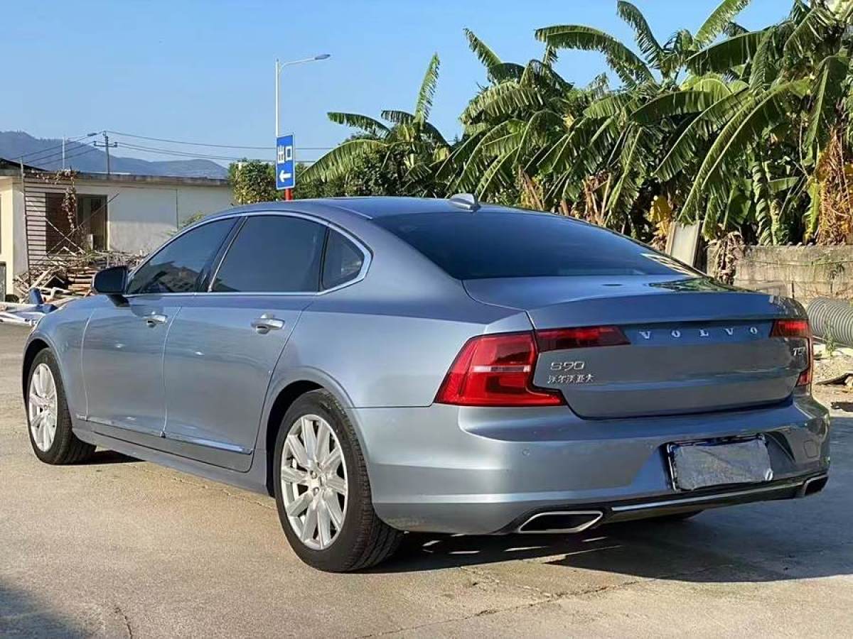 沃爾沃 S90  2020款 改款 T5 智遠(yuǎn)豪華版圖片