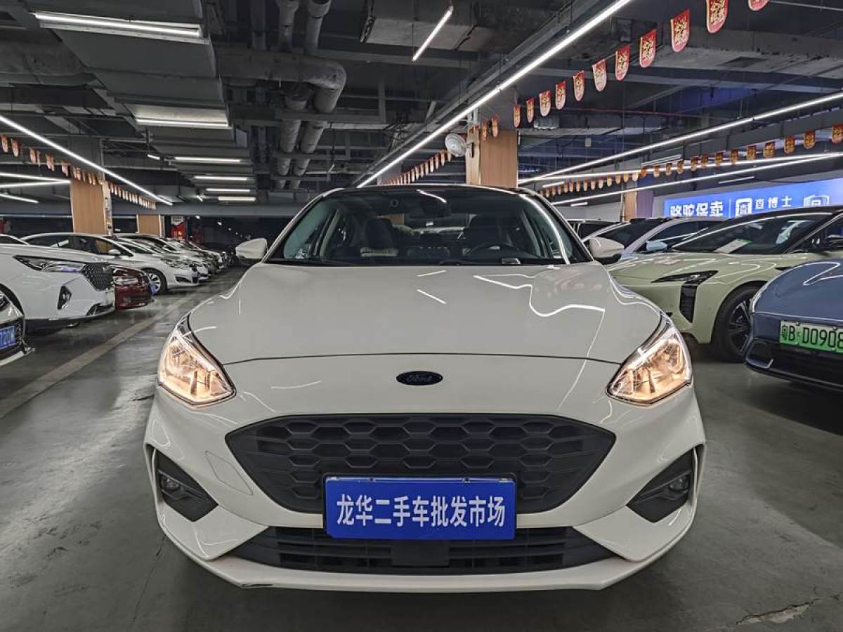 福特 ?？怂? 2020款 三廂 EcoBoost 180 自動鋒潮型圖片