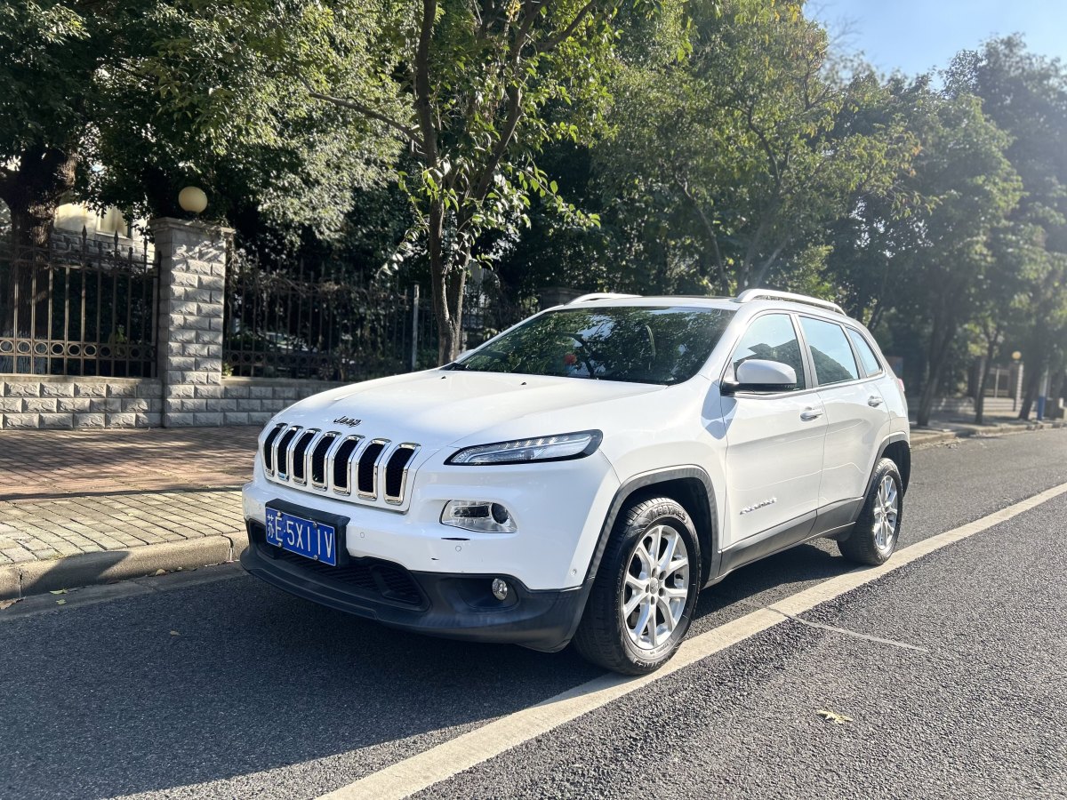 Jeep 自由光  2016款 2.4L 領(lǐng)先版圖片