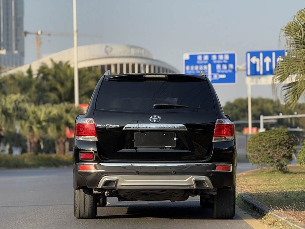 豐田 漢蘭達(dá)  2012款 2.7L 兩驅(qū)7座精英版圖片