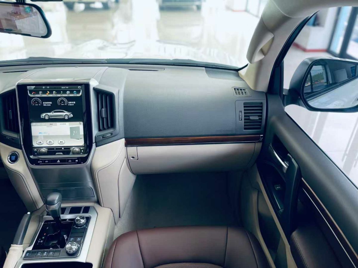 豐田 蘭德酷路澤  2018款 5.7L VX-R 12氣 底升(中東版)圖片