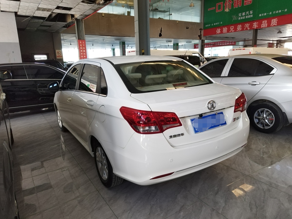 2016年1月北京 北京汽车E系列  2013款 三厢 1.5L 手动乐尚版