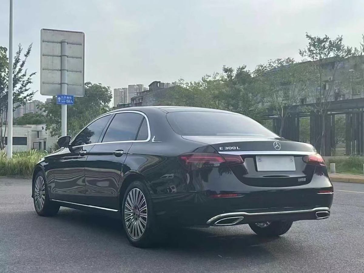 奔馳 奔馳E級  2022款 改款 E 300 L 豪華型圖片