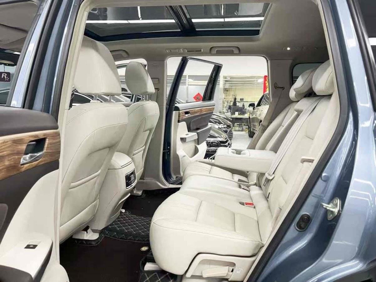 廣汽傳祺 GS8  2017款 320T 兩驅豪華智聯(lián)版圖片