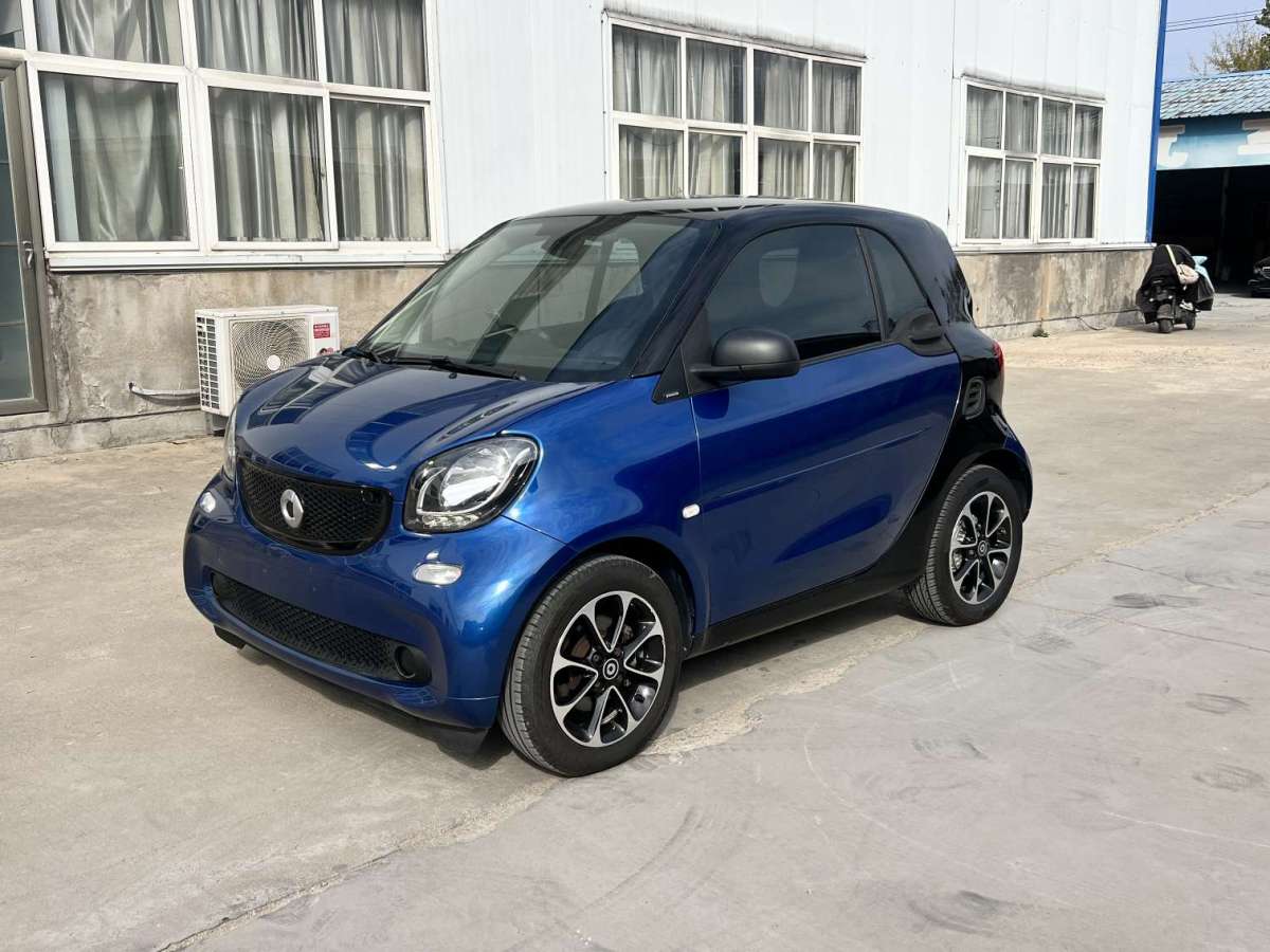 smart fortwo  2017款 1.0L 52千瓦灰引力特別版圖片