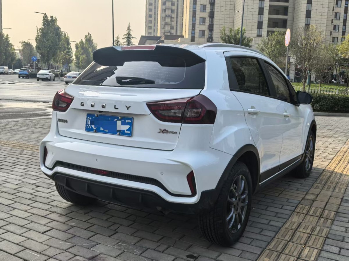 吉利 遠(yuǎn)景X3  2021款 PRO 1.5L CVT尊貴型圖片