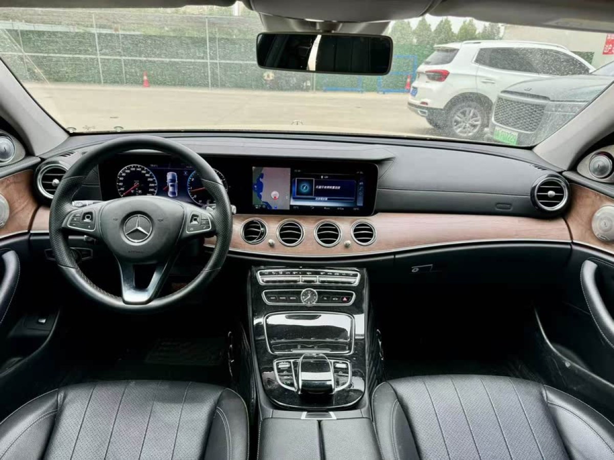 奔馳 奔馳E級  2021款 改款 E 300 L 時尚型圖片
