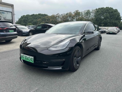 特斯拉 Model Y 改款 長(zhǎng)續(xù)航后輪驅(qū)動(dòng)版圖片