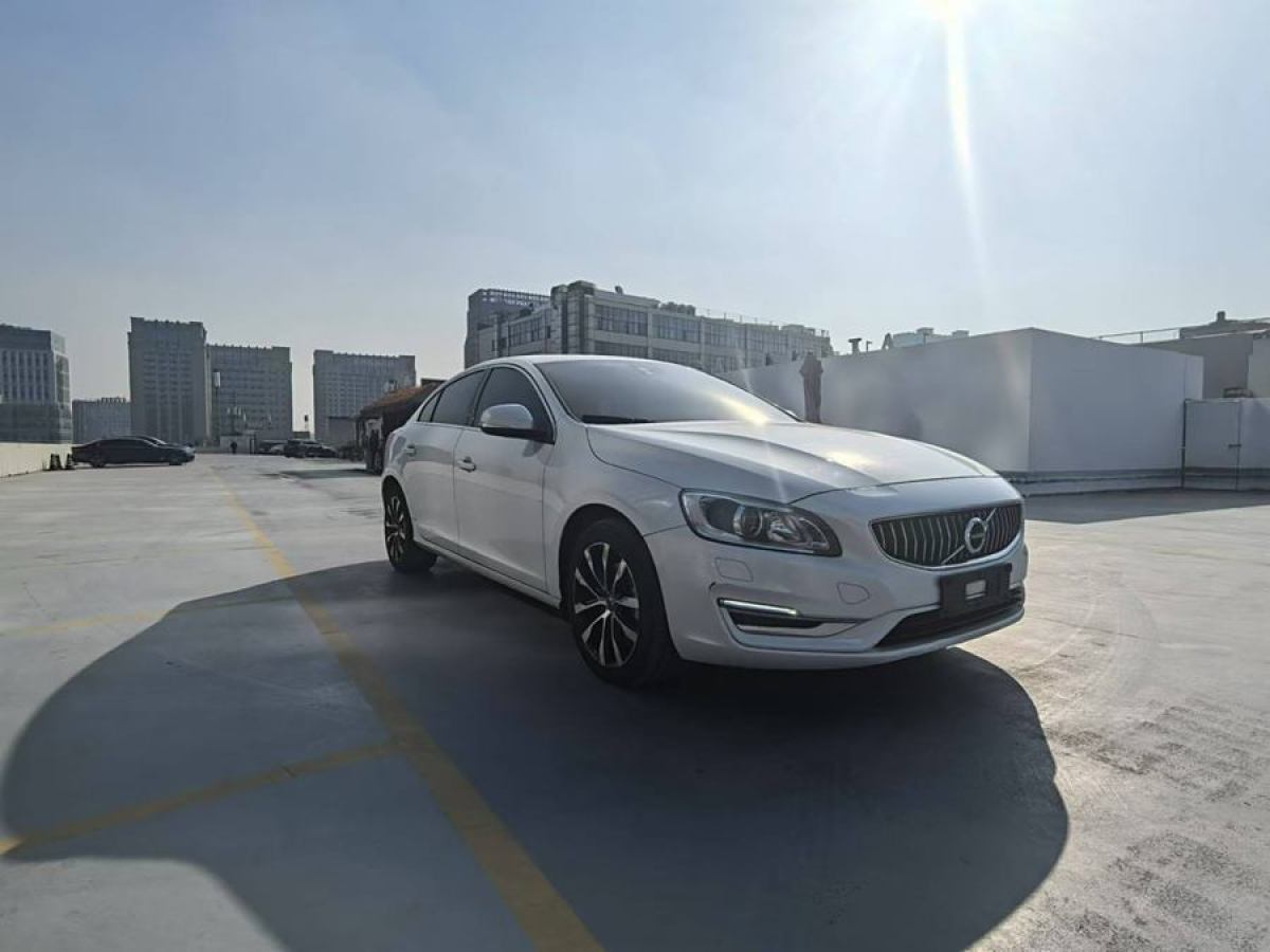 沃爾沃 S60L  2018款 T3 智進(jìn)進(jìn)取版圖片