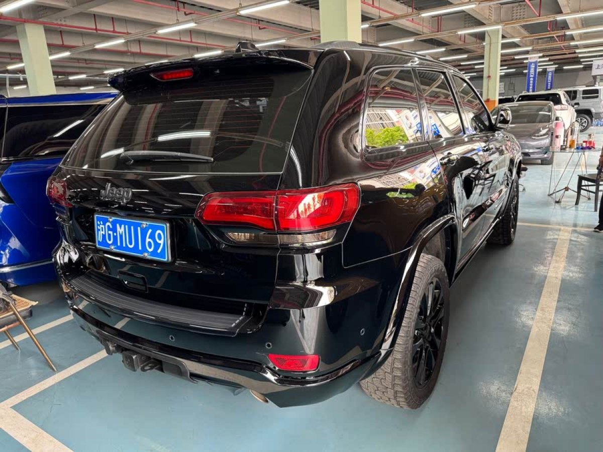 Jeep 大切諾基  2017款 3.6L 豪華導(dǎo)航版圖片