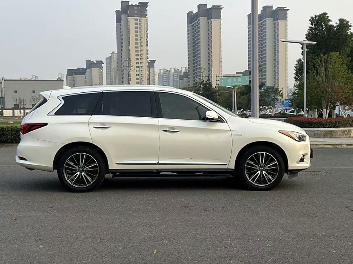 英菲尼迪 QX60  2020款 2.5 S/C Hybrid 四驅(qū)全能版圖片