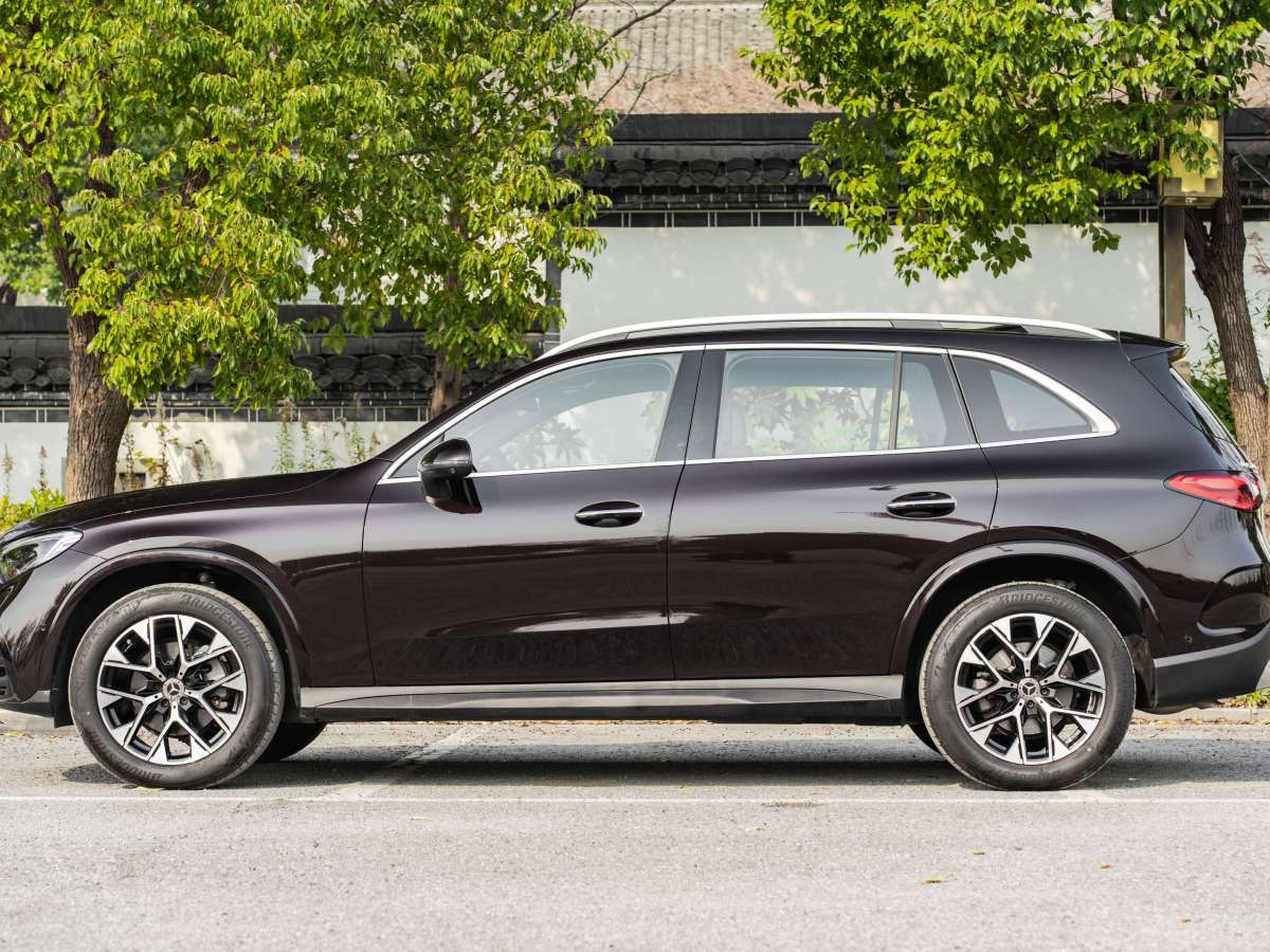 2023年4月奔馳 奔馳GLC  2023款 GLC 260 L 4MATIC 豪華型 5座