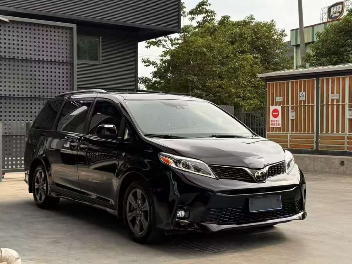 豐田 塞納  2015款 3.5L 四驅(qū)L圖片