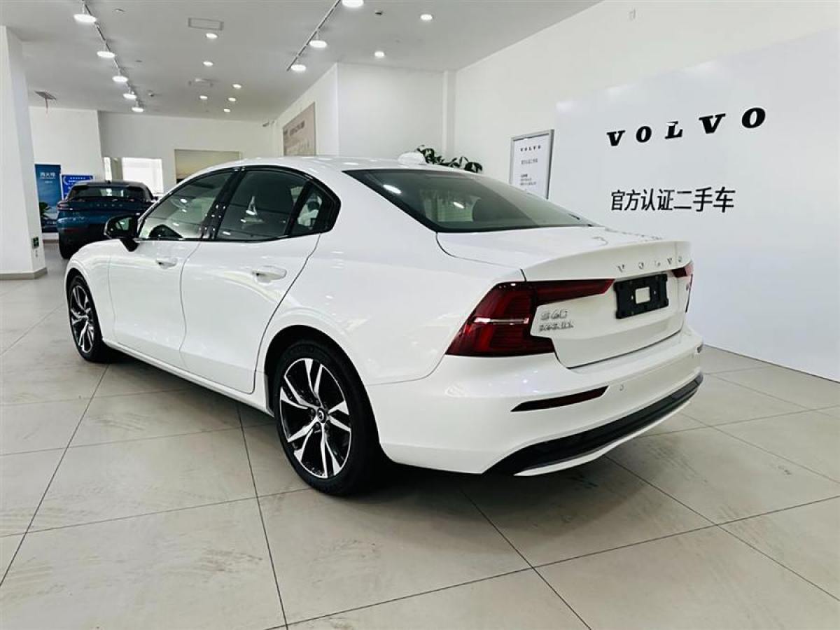 沃爾沃 S60L  2024款 B5 智雅運(yùn)動版圖片