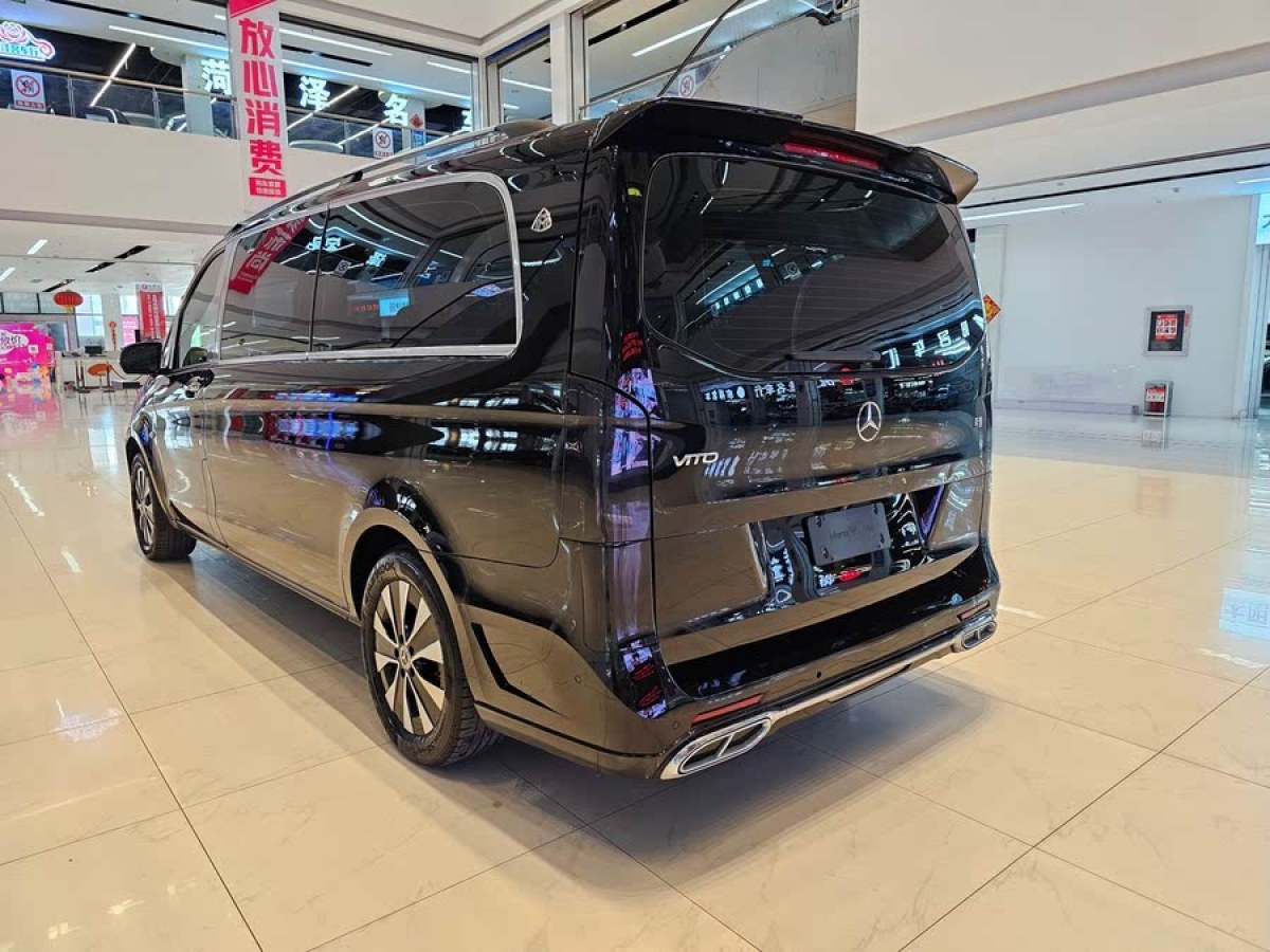 奔馳 威霆  2021款 2.0T 精英版 7座圖片