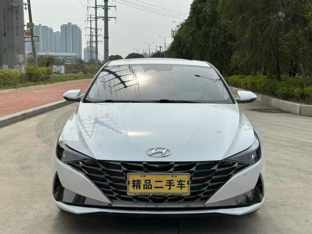 現(xiàn)代 伊蘭特  2022款 1.5L CVT 20周年紀(jì)念款圖片