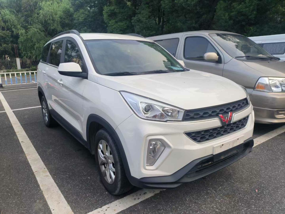 五菱 五菱宏光  2019款  1.5L S基本型國(guó)VI LAR圖片